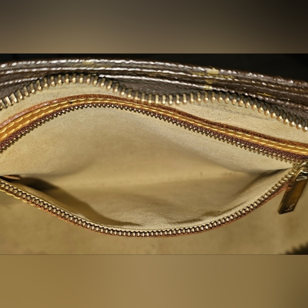 Authentic LOUIS VUITTON Monogram Looping MM Crossbody - Picture 11 of 14